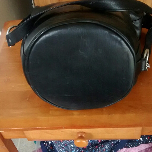 Tano Black Leather Bucket Bag-EUC - Picture 3 of 8